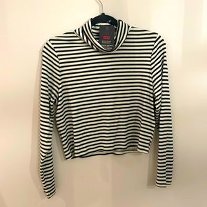 NWT and PLUS SIZE Levi’s striped turtle neck